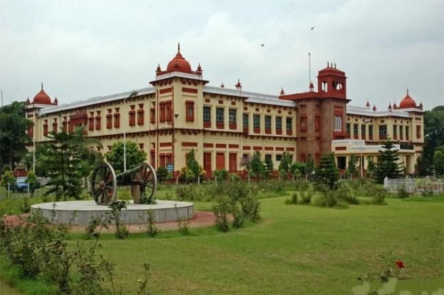 patna museum speaks a lot about the past of bihar and the adjoining states